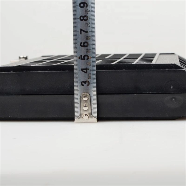 Tube-type busbar internal cone plug