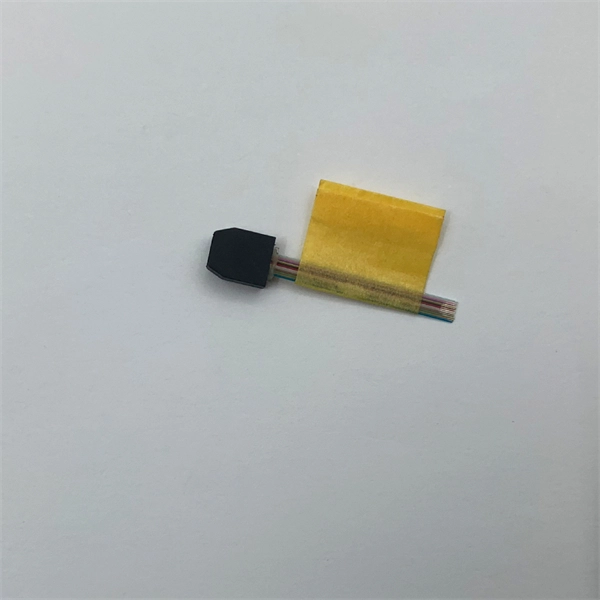 Polish-customized polarization-maintaining fiber optic cable G 652D