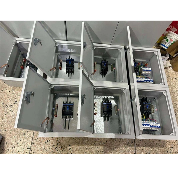 How to Customize a Home Electrical Distribution Box