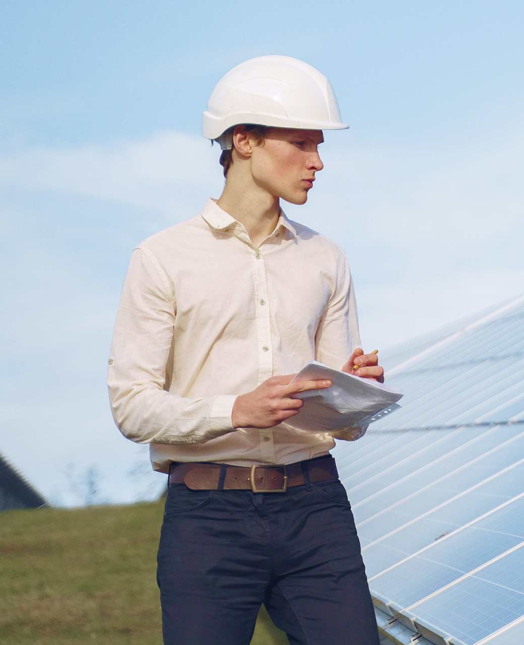 Installateur Photovoltaïque bretagne | Experts en Installation de Panneaux Solaires rennes Solar Panel Inspection 1